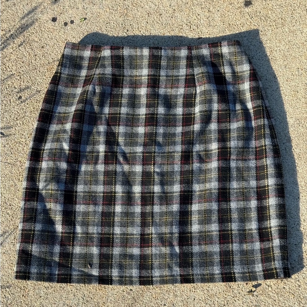 Vintage NYC Plaid Pencil Skirt in Gray and Black Sz 12